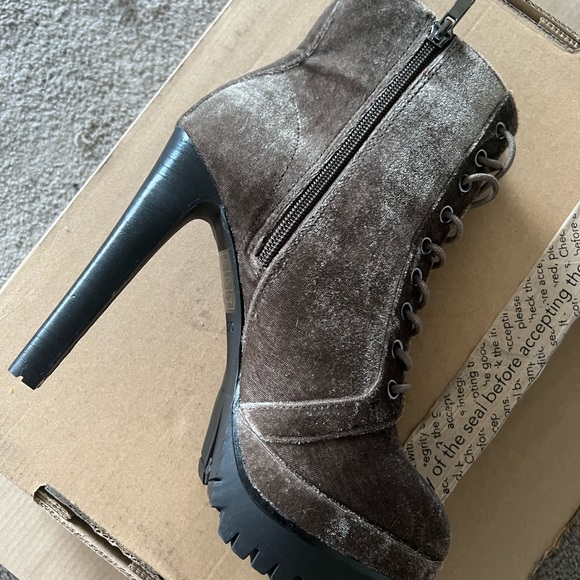 Aldo suede lace up bootie - Picture 2 of 3
